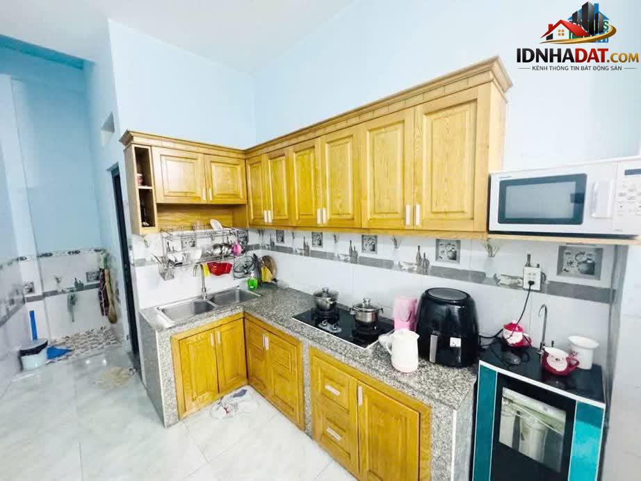 Ảnh Nhà hẻm xe hơi gần chợ Tân Hương, 5x17m, 3 Tầng bê tông cốt thép chắc chắc, chỉ nhỉnh 6 Tỷ thôi. 0