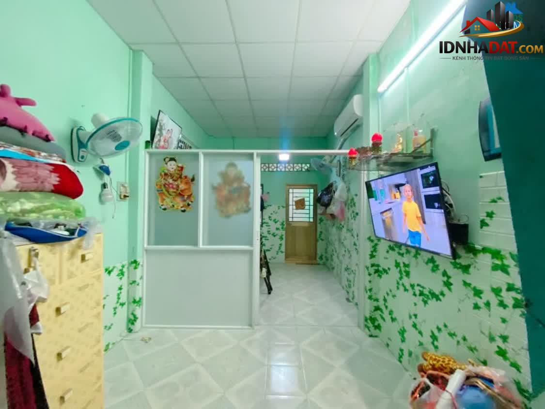 Ảnh Nhà 3 tầng ngay chợ Phạm Văn Hai, hơn 3 tỷ, hẻm thông 0