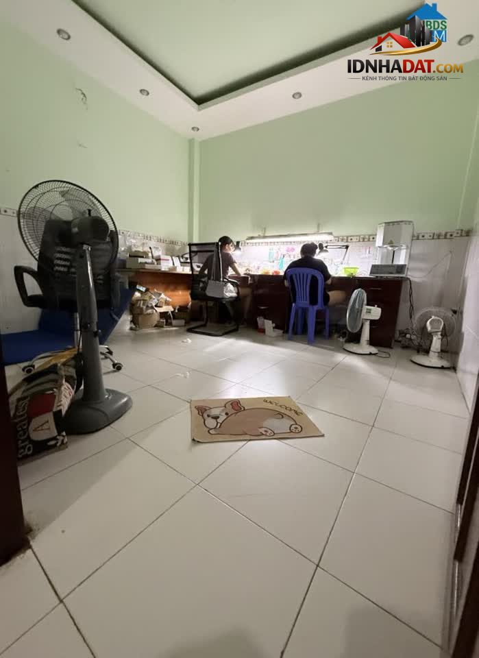 Ảnh Lạc Long Quân P.8 Tân Bình, Ngang 4m, 52m2, 4Tầng 4PN. Chỉ 8.5 tỷ còn thương lượng với Chủ 4