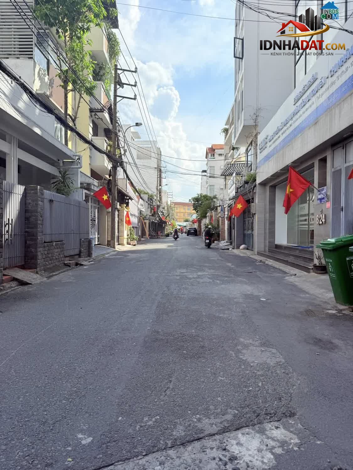 Ảnh Khu Hoàng Việt - View Khách sạn Thống Nhất - 4.5x12, 3 tầng, xe hơi đỗ cửa - 9. Tỷ. 1