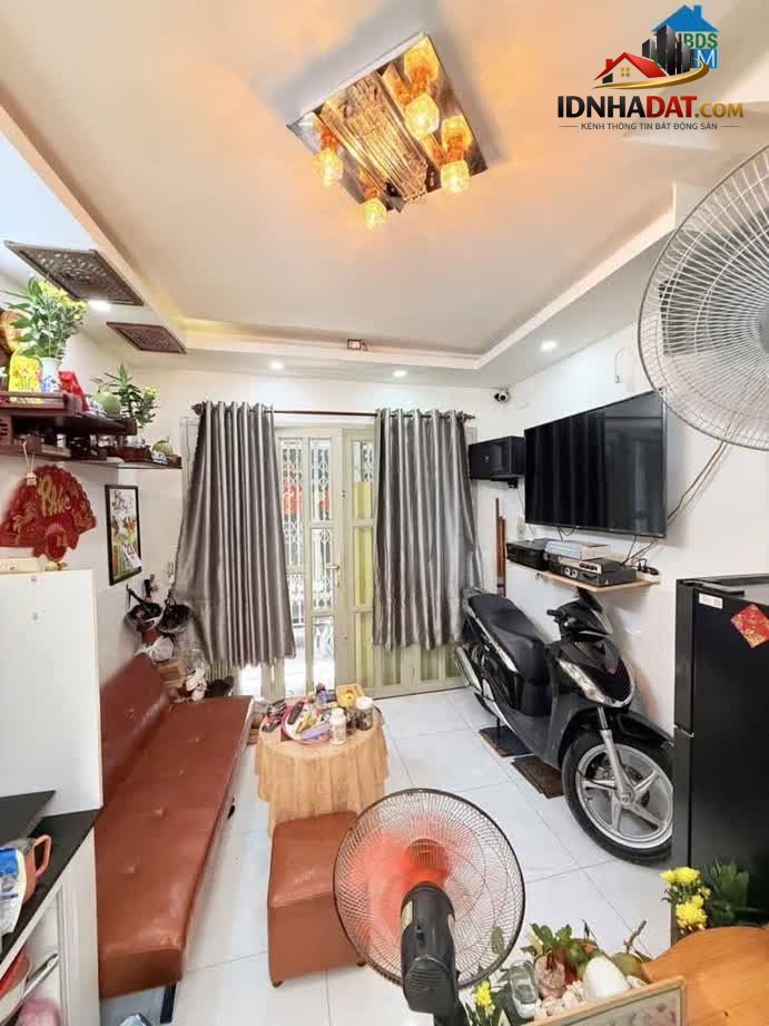 Ảnh Bán nhà Bùi Thế Mỹ 3 tầng 2 mặt hẻm trước sau nhỉnh 2 tỷ 3