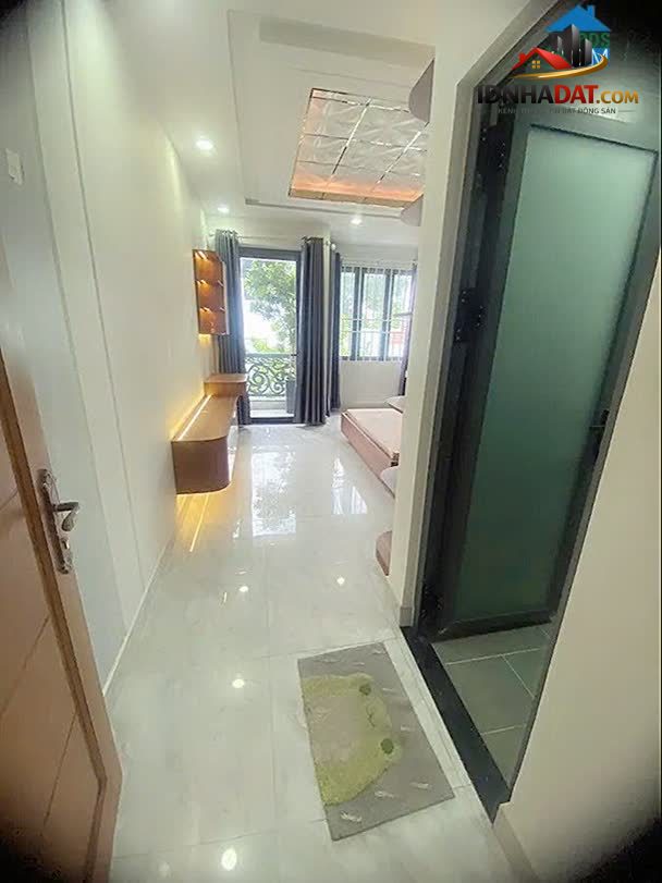 Ảnh 5 tầng, ngang rộng 4.7m, nhà ĐẸP ở ngay, 2 phút ra nhà ga T3 Tân Sơn Nhất, nhỉnh 7 tỉ 1