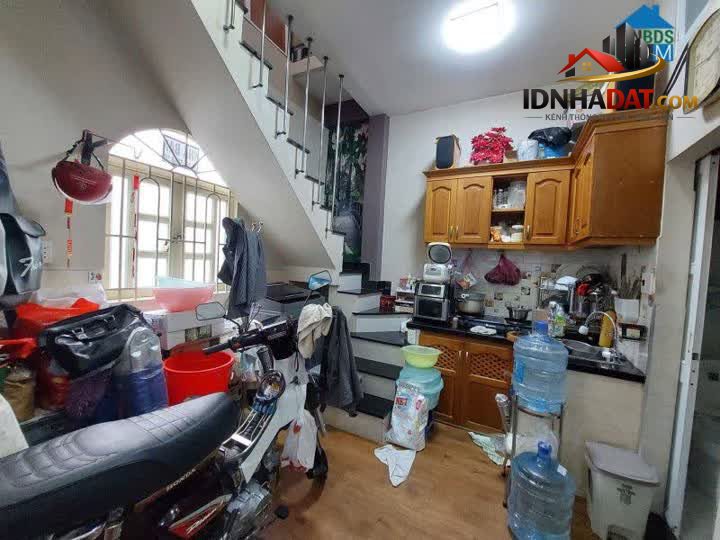 Ảnh Giáp Quận 10 - Hẻm Xe Hơi Thông Thoáng - Sát Đường Đất Thánh - 26M2 - Khu Vực Dân Trí - Giá 3.3 Tỷ 1