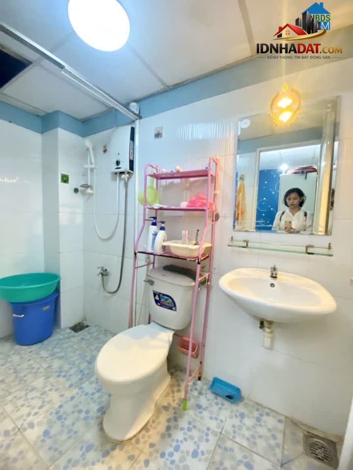 Ảnh Nhà Vip Tân Bình - Cách Mặt Tiền 20M - Ngang Gần 5M Rất Hiếm - Chỉ 3.6 Tỷ 2