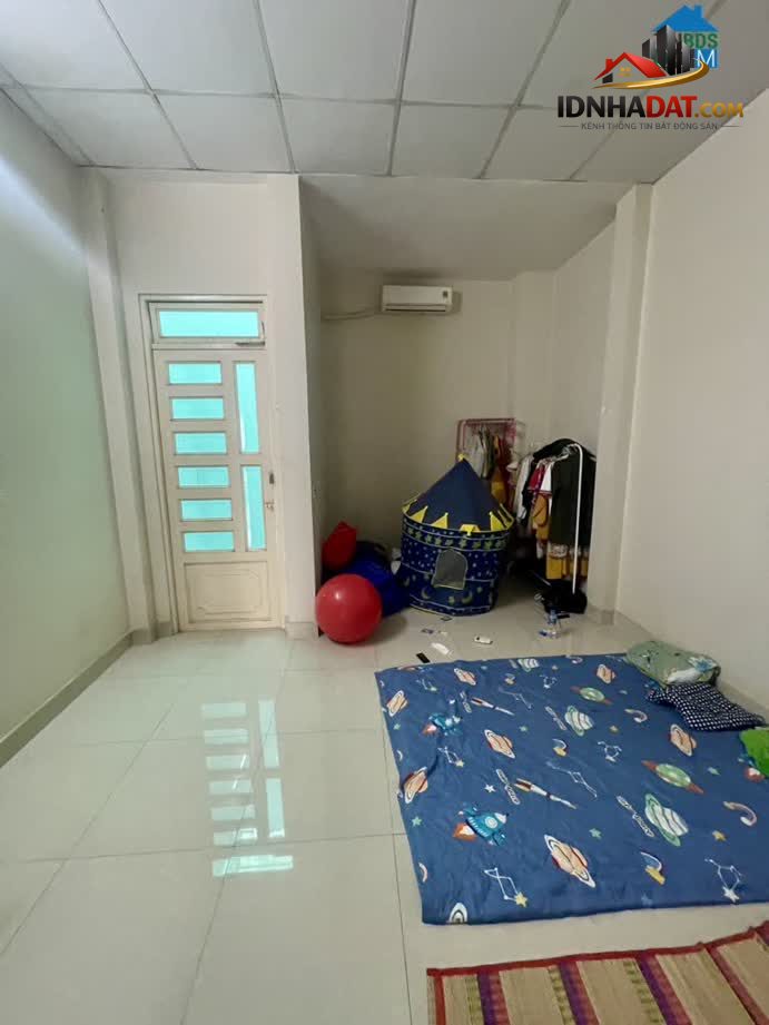 Ảnh Hẻm Xe Hơi, 64m2, Nhà Đẹp 3 Tầng, Ngay Chợ Bình Trị Đông, Giá Nhỉnh 5 Tỷ 3