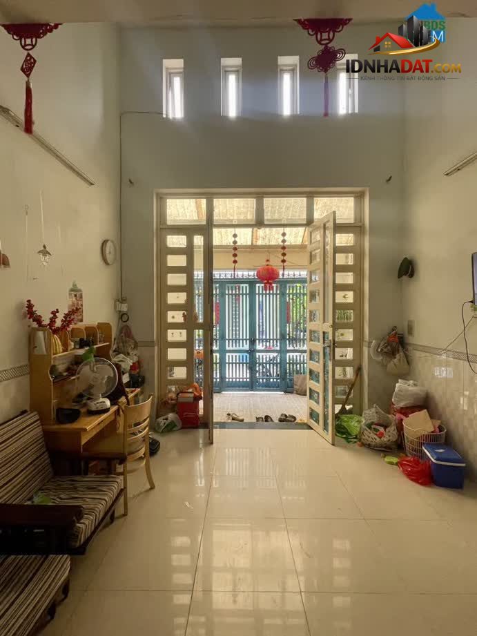 Ảnh Hẻm Xe Hơi, 64m2, Nhà Đẹp 3 Tầng, Ngay Chợ Bình Trị Đông, Giá Nhỉnh 5 Tỷ 2