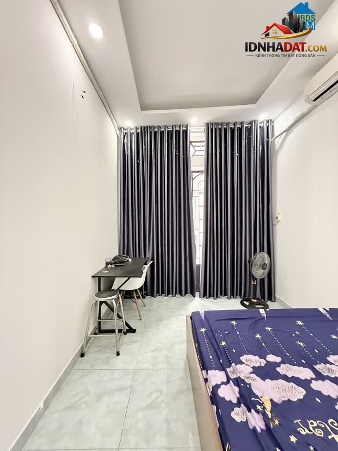 Ảnh Ngay Tên Lửa, Gần Chợ, 30m2, 3 Tầng Giá Chỉ Nhỉnh 3 Tỷ 2