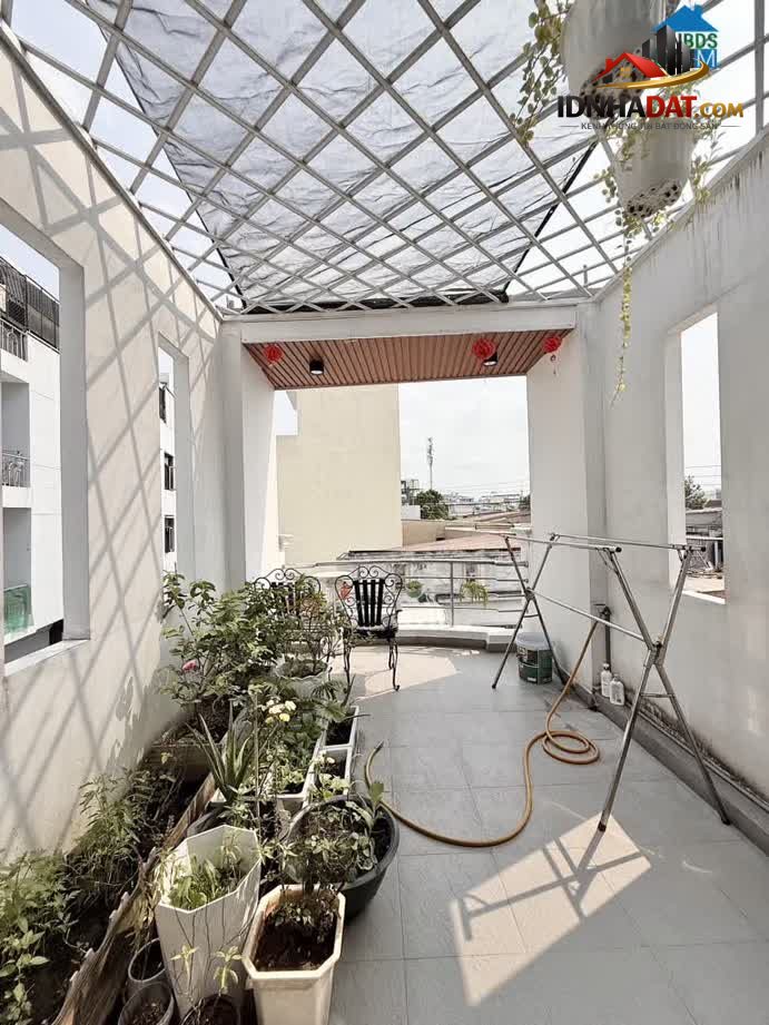 Ảnh Ngay Tên Lửa, Gần Chợ, 30m2, 3 Tầng Giá Chỉ Nhỉnh 3 Tỷ 4