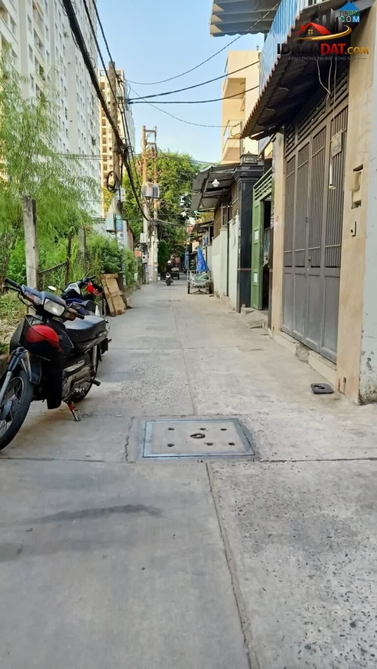 Bán nhà HXH ngay Đầm Sen, 4x15m2 1T 1L sát mặt tiền, chỉ 5.x tỷ