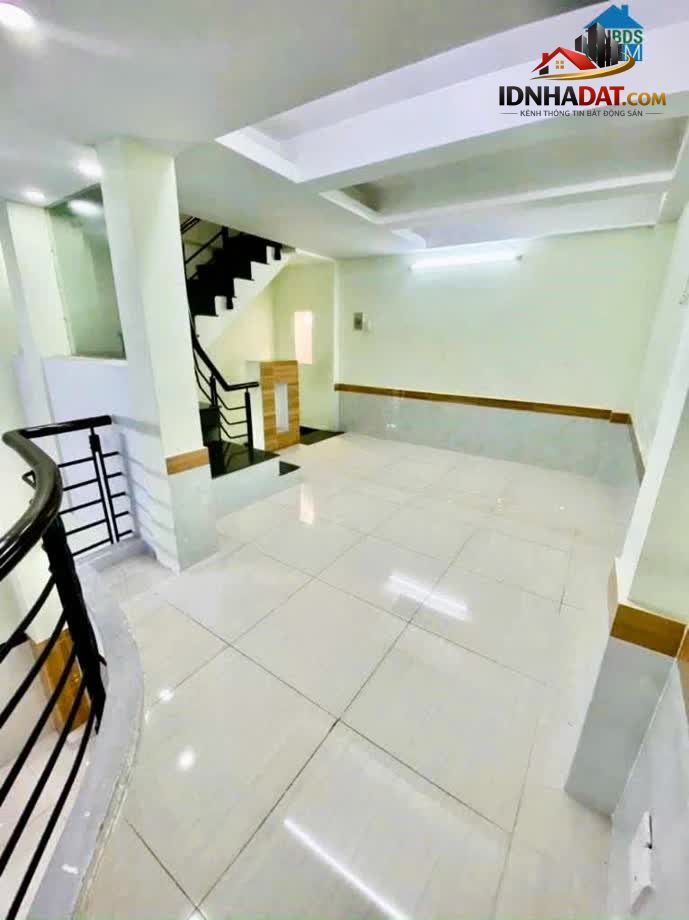 Ảnh Tân Phú – Mặt Tiền – 3 Tầng – 4.7x10 – Gần Chợ Tân Hương – Nhỉnh 6 Tỷ 2