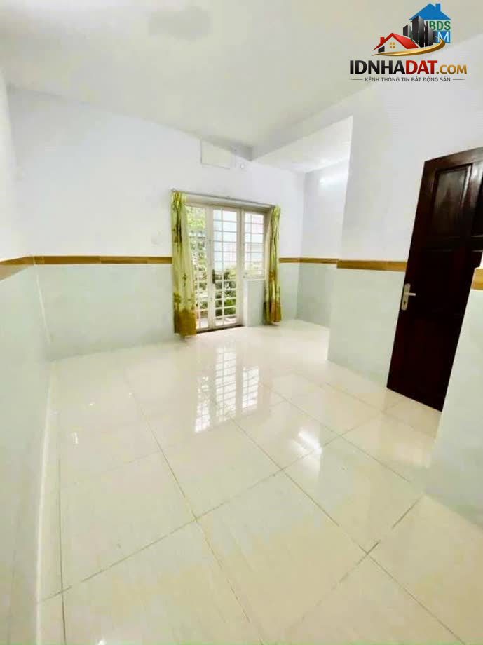 Ảnh Tân Phú – Mặt Tiền – 3 Tầng – 4.7x10 – Gần Chợ Tân Hương – Nhỉnh 6 Tỷ 3