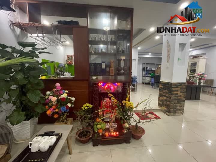 Ảnh Nhà chính chủ Phùng tá chu Quận Bình Tân - 99m2 - bề Ngang 9m hẻm xe hơi vào tới nhà - giá 9 tỷ... 4