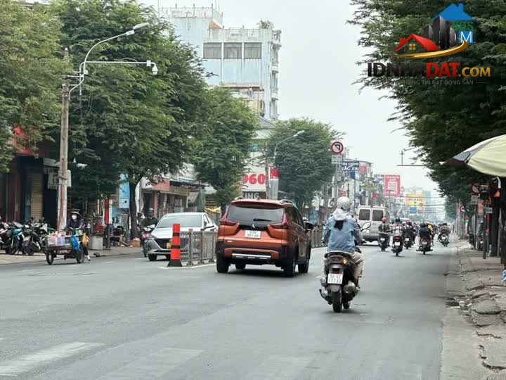 Ảnh Chỉ 15 tỷ có nhà 4 tầng mới HXH Trường Chinh 105m2 ngang 5.2m gần chợ Hoàng Hoa Thám. 0