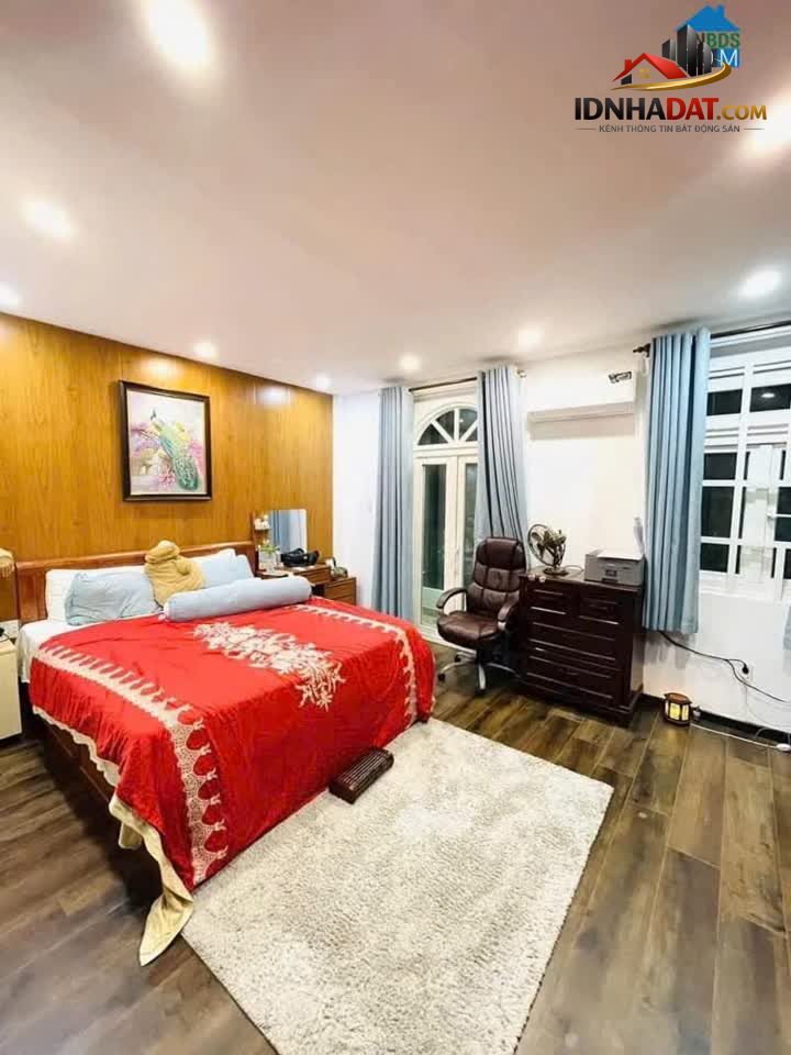 Ảnh Ngay Sân Bay Tân Sơn Nhất, 50m2, 4 tầng, hẻm nhựa 6m. Giảm 1ty2 3