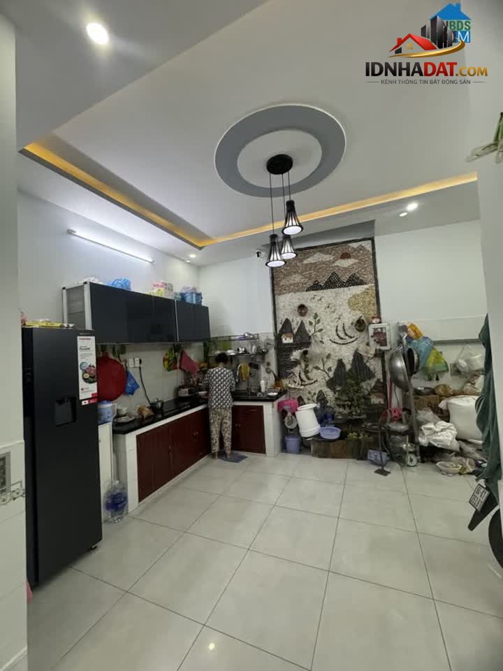 Ảnh Ngay Mặt Tiền Miếu Bình Đông - Gần Ngã Tư 4 Xã - Nhà 2 Tầng 2PN - Sổ Nở Hậu Tài Lộc - Giá Nhỉnh 4 Tỷ 1