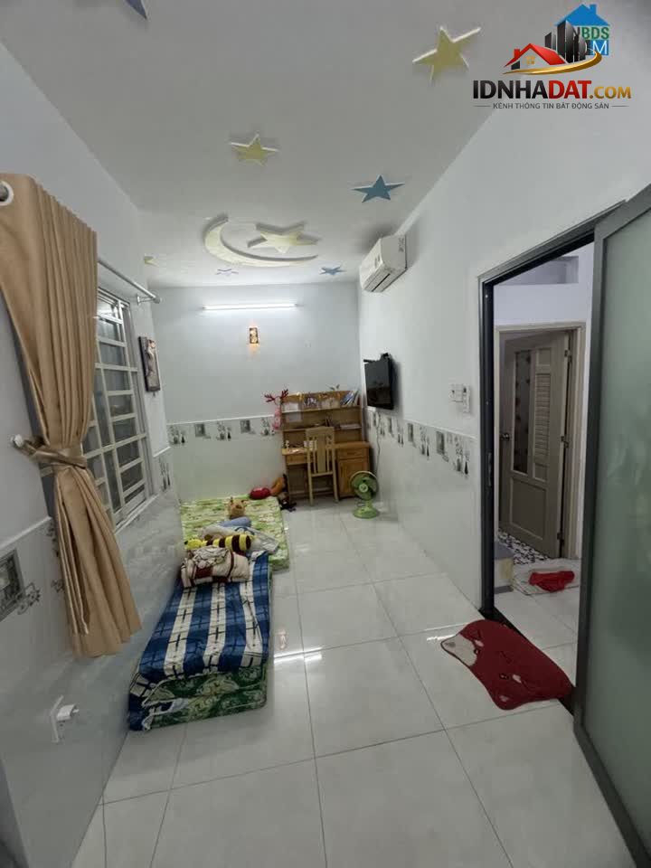 Ảnh Ngay Mặt Tiền Miếu Bình Đông - Gần Ngã Tư 4 Xã - Nhà 2 Tầng 2PN - Sổ Nở Hậu Tài Lộc - Giá Nhỉnh 4 Tỷ 2