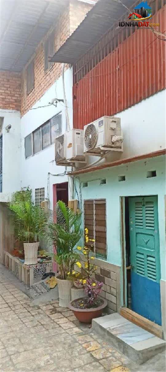 Ảnh Siêu Hiếm - Ngay Tỉnh Lộ 10 Kế Khu Tên Lửa Ngang 12M Hiếm Với DTXD 162M2 Mà Chỉ Hơn 4 Tỷ 2