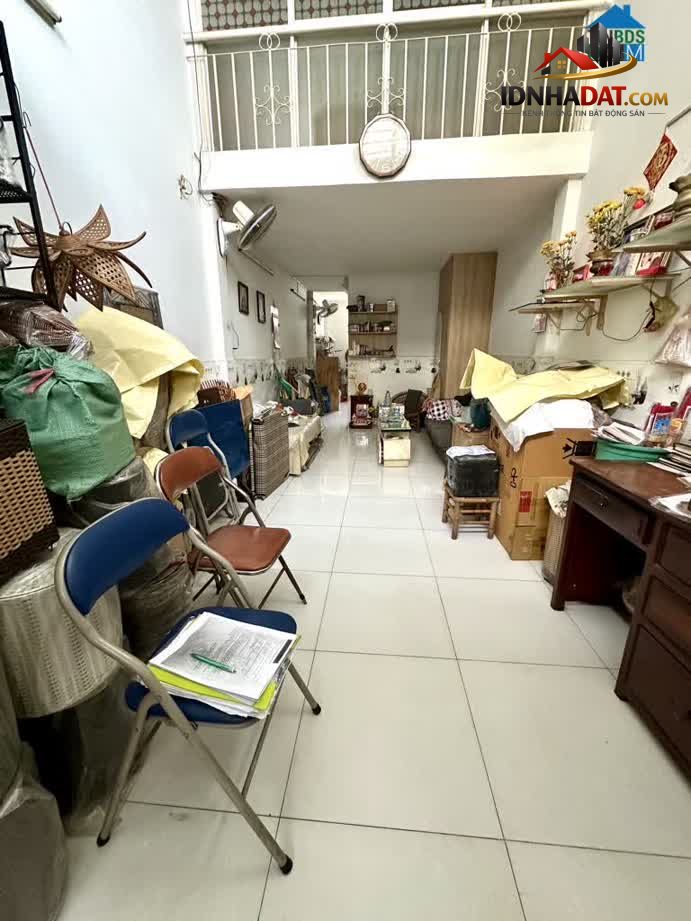 Bán nhà Thoại Ngọc Hầu. Giá chỉ 3 tỷ. 
Phú Thạnh, Tân Phú