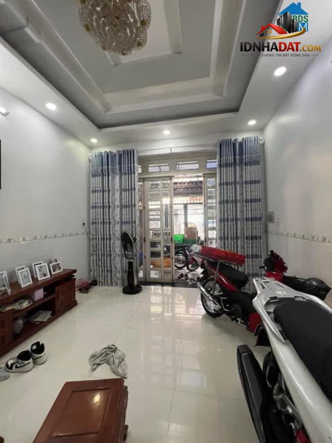 Ảnh Nhà 3 Tầng-Ngay Trường Chinh-Tân Bình-Hxt-6x16-Chỉ 9.X T.Ỷ 0