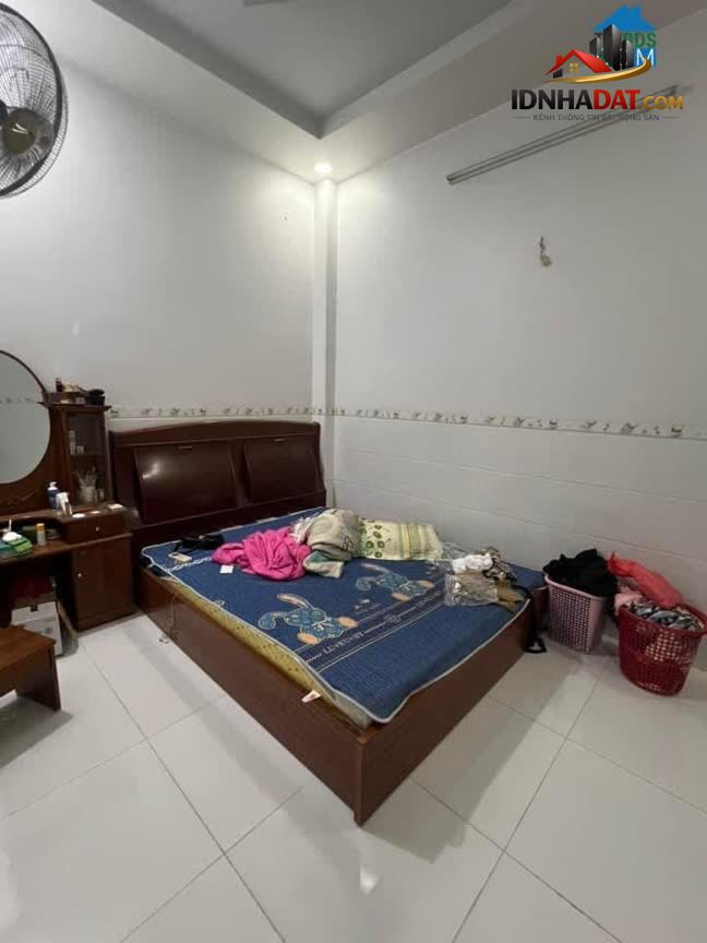 Ảnh Nhà 3 Tầng-Ngay Trường Chinh-Tân Bình-Hxt-6x16-Chỉ 9.X T.Ỷ 1