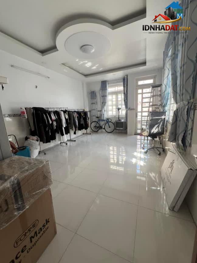 Ảnh Nhà 3 Tầng-Ngay Trường Chinh-Tân Bình-Hxt-6x16-Chỉ 9.X T.Ỷ 2