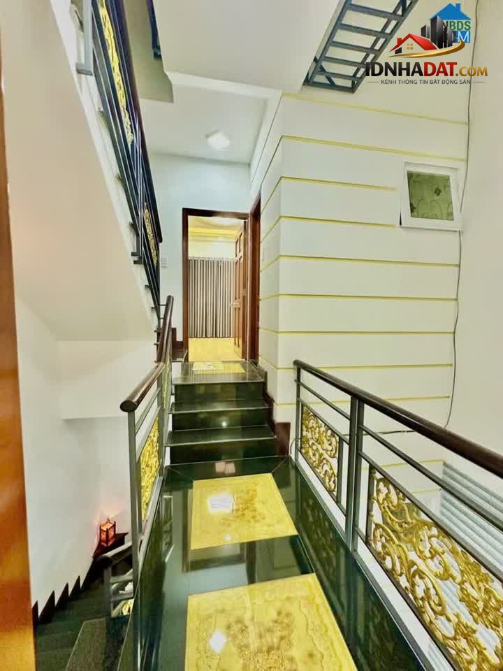 Bán nhà đẹp ở ngay Lê Ngã, Tân Phú, 4m x 12m,4 tầng , oto ngủ trong nhà đuòng nhựa 12 m, chỉ 9.9 tỷ