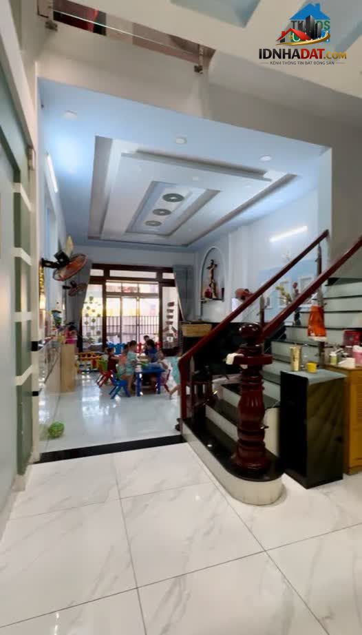 2/ Ngắn Tân Kỳ Tân Quý – 3 Tầng 6PN – 100M2 – Hẻm Xe Hơi Thông – Giá 7 Tỷ