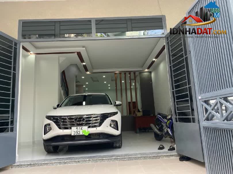 Ảnh Bán gấp căn nhà Phạm Văn Hai, Tân Bình, Xe hơi ngủ trong nhà. 80m², 3 tầng,
Nhỉnh 11 tỷ. 0