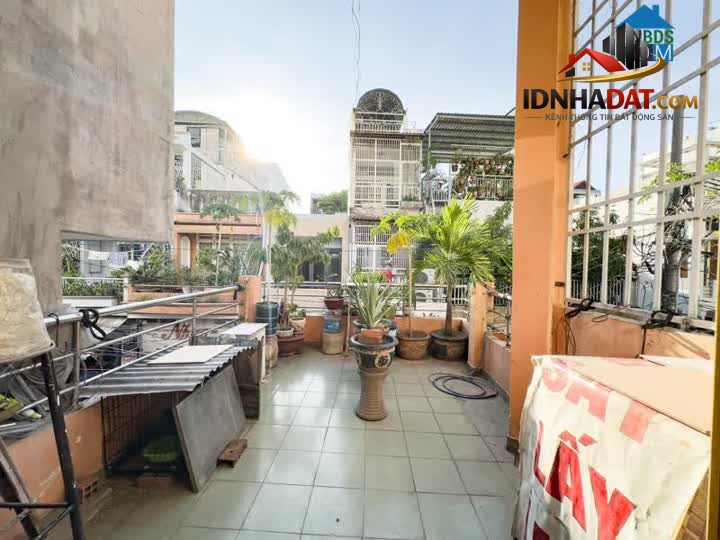 Ảnh ______ Cách Mạng Tháng 8 Quận Tân Bình Phường 5. ______ 3