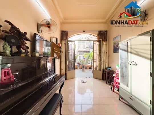 Nhà phố 4 tầng kinh doanh cực đỉnh tại Cách Mạng Tháng 8, Tân Bình chỉ 9.5 tỷ