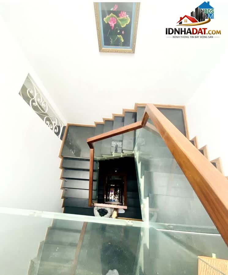 Ảnh Bán nhà 752/ Lạc Long Quân 4.2x18m 4 tầng 8.1 tỷ 2