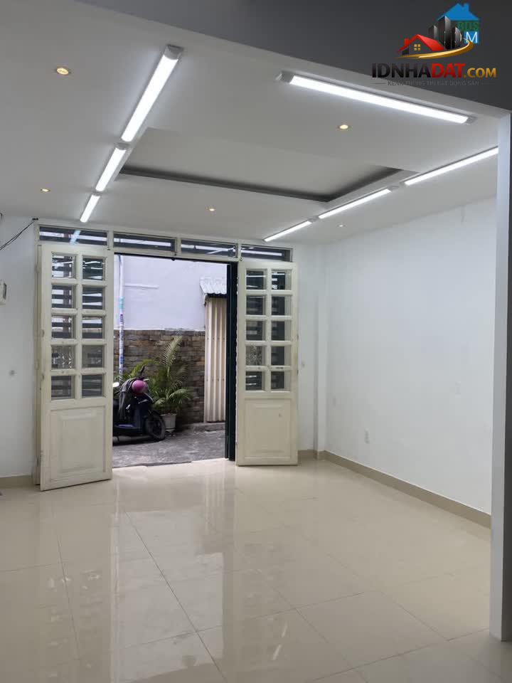 Bán Nhà Hẻm Ôtô Trường Chinh, 44m2, Chiếc Khóa Giá Chỉ 5.5 Tỷ