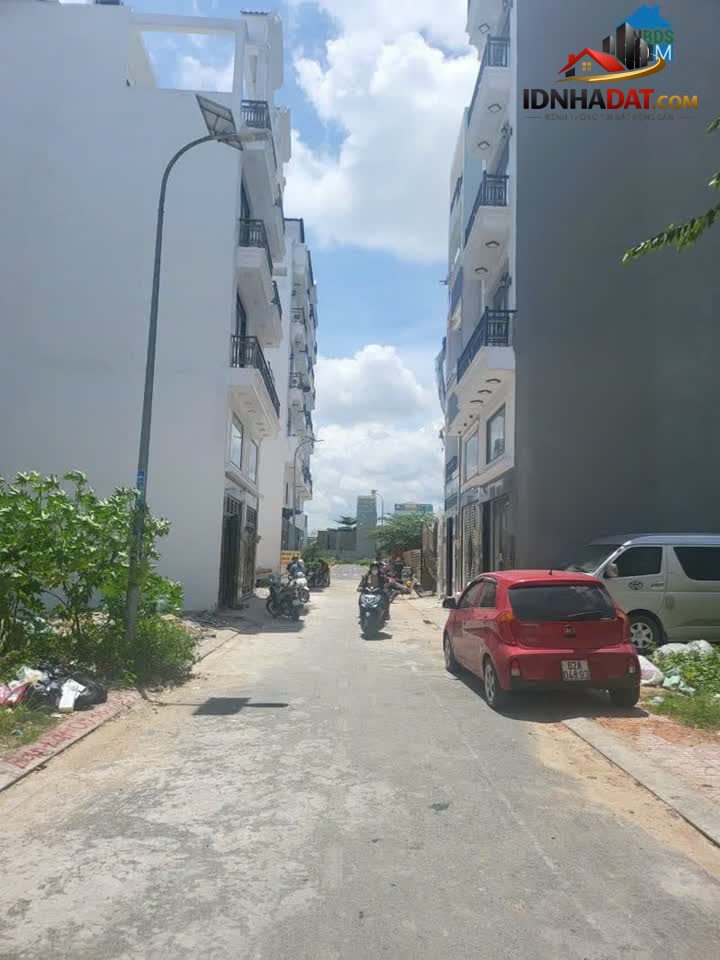 Căn Nhà Đẹp Mê Hoặc Trên Đường 18B, Chỉ Nhỉnh 6 Tỷ!