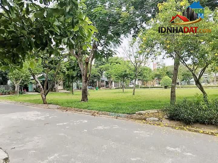 Chính chủ bán nhà 4 tầng view công viên sinh thái, chỉ 9.5 tỷ sang trọng tại Bình Tân!