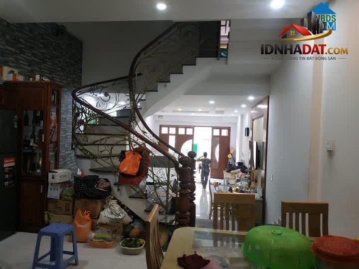 Nhà 2 Tầng Đẹp Mê Ly Tại Khu Vip Tây Thạnh – Chỉ Hơn 5 Tỷ!