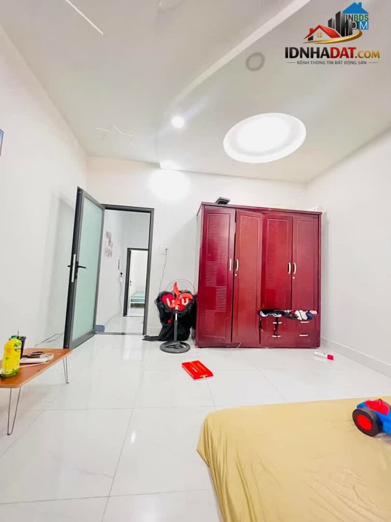 Nhà rộng đẹp gần Trường Đại Học CNTP, chỉ 4.6 tỷ!