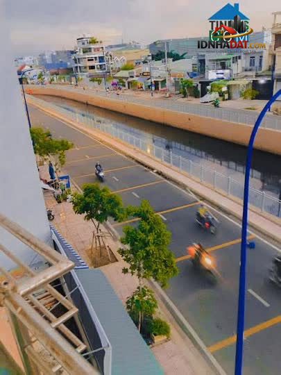 Ảnh bán nhà mặt tiền đường kênh nước đen , phường bình Hưng hòa a , quận bình Tân 
Dt 26m2 ( 4x7 )... 1