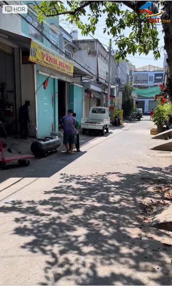 Bán nhà đẹp trong hẻm xe tải, kinh doanh, Bình Tân chỉ 5 tỷ!