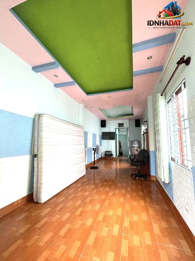 Ảnh Bán nhà Nguyễn Hồng Đào, P14, Tân Bình.DT 60m2 x 5 tầng (3 x 20)
Gía 6,5 Tỷ TL 3