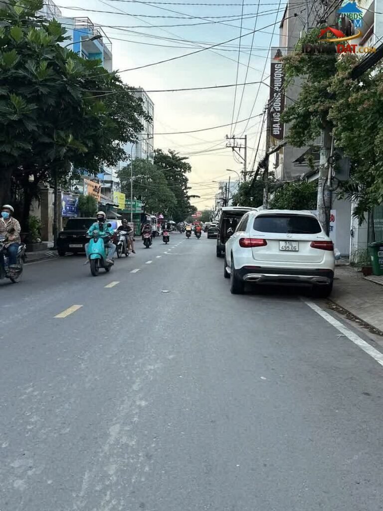 Ngộp giảm giá sốc 6 tỷ cho nhà mặt tiền kinh doanh Tân Phú 4 lầu đẹp ngay Nguyễn Hữu Tiến!