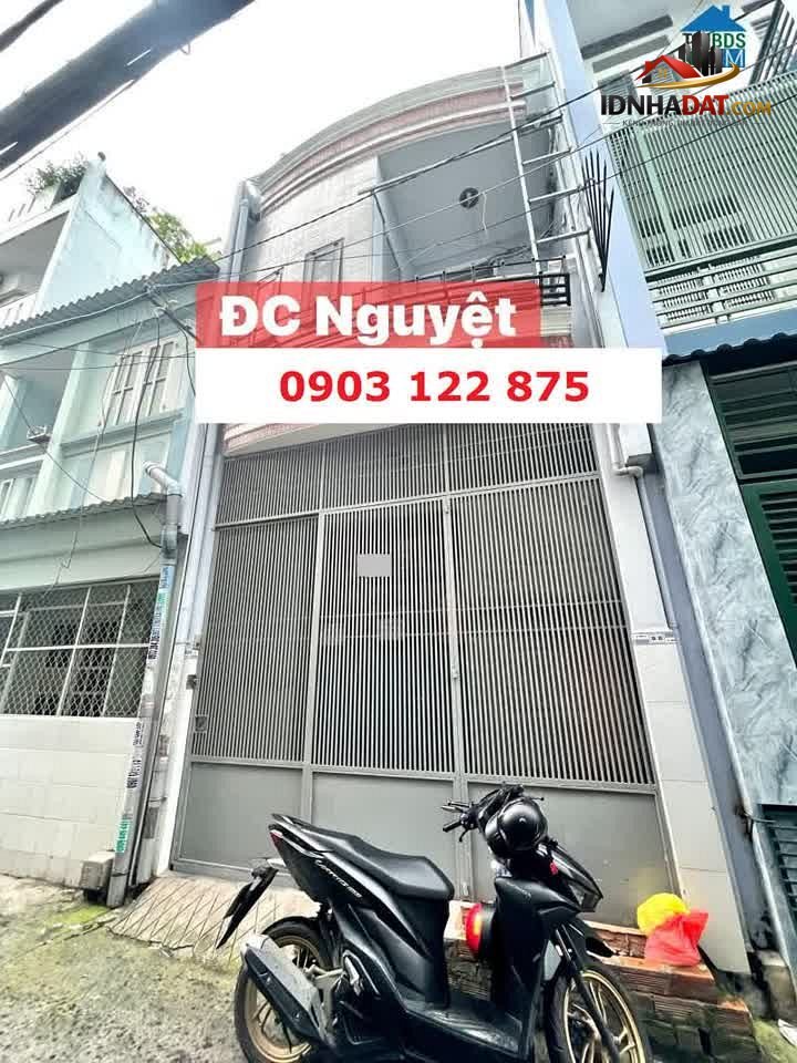 Bán nhà riêng 2 tầng 112m2 ngay Quận 8, TP Hồ Chí Minh với giá chỉ 6.3 tỷ, gần trung tâm và đầy đủ tiện ích!