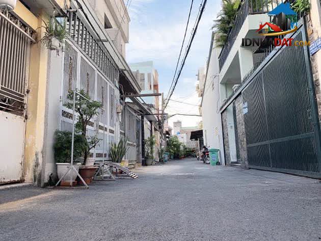 Cơ hội vàng sở hữu nhà mặt phố hiện đại tại Gò Vấp, diện tích 80m², giá thương lượng cực tốt.