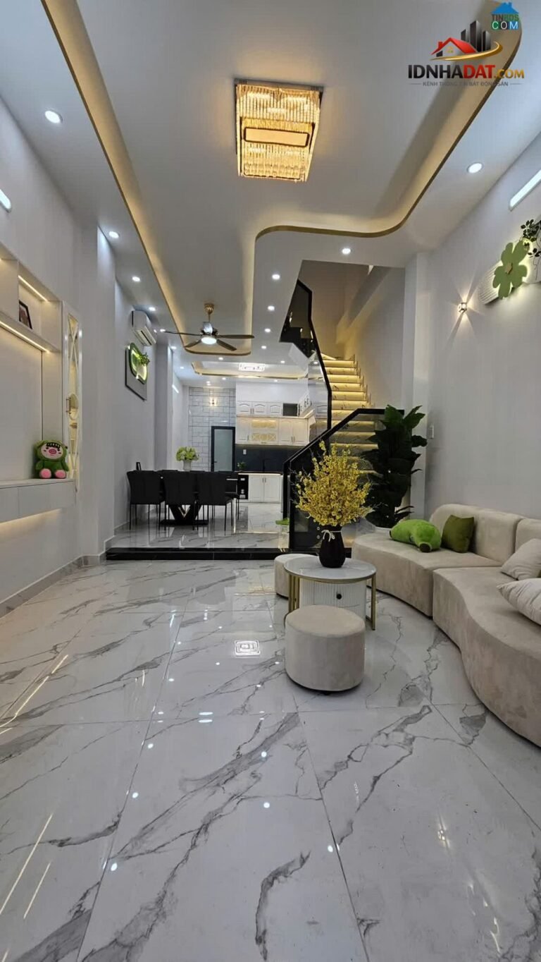 Bán nhà mặt phố tuyệt đẹp 50m² tại Nhà Bè, giá chỉ 6.6 tỷ, vị trí thuận lợi ngay cạnh Quận 7