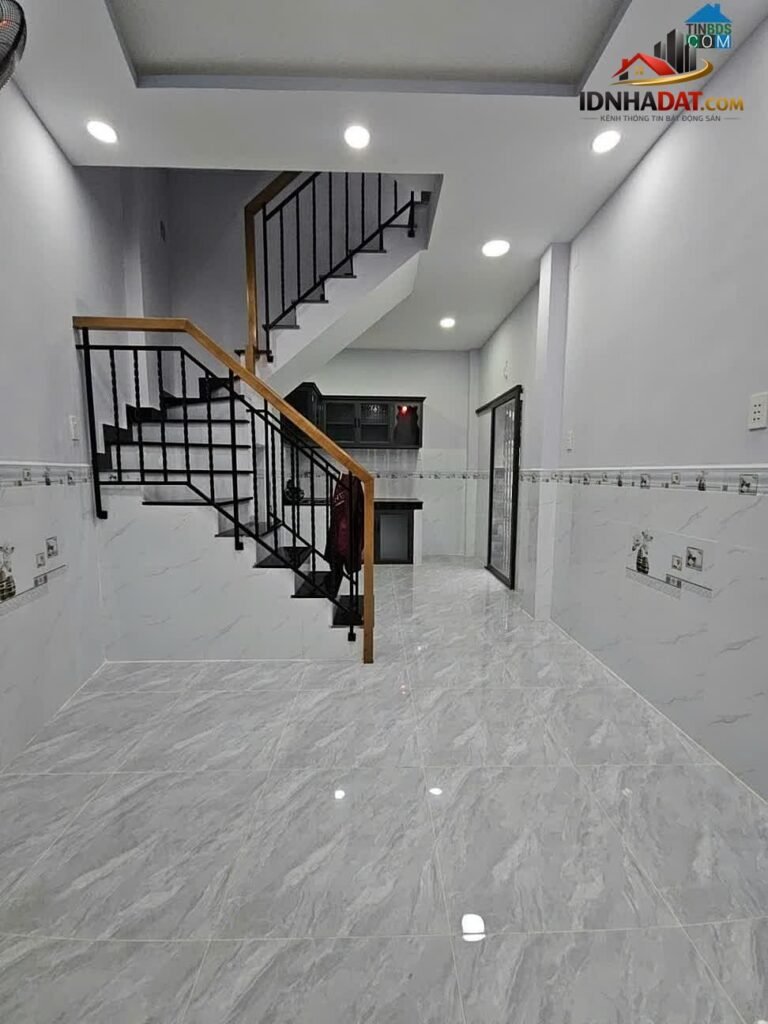 Căn nhà riêng góc 2 mặt tiền tuyệt đẹp tại Quận 4, diện tích 21m², giá chỉ 2.65 tỷ.