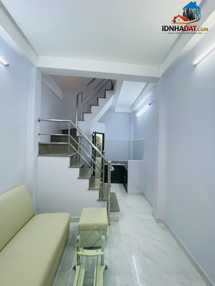 Sở hữu ngay nhà riêng tại Quận 10, Hồ Chí Minh, chỉ 2.9 tỷ cho diện tích 15m2, thiết kế 3 tầng độc đáo.
