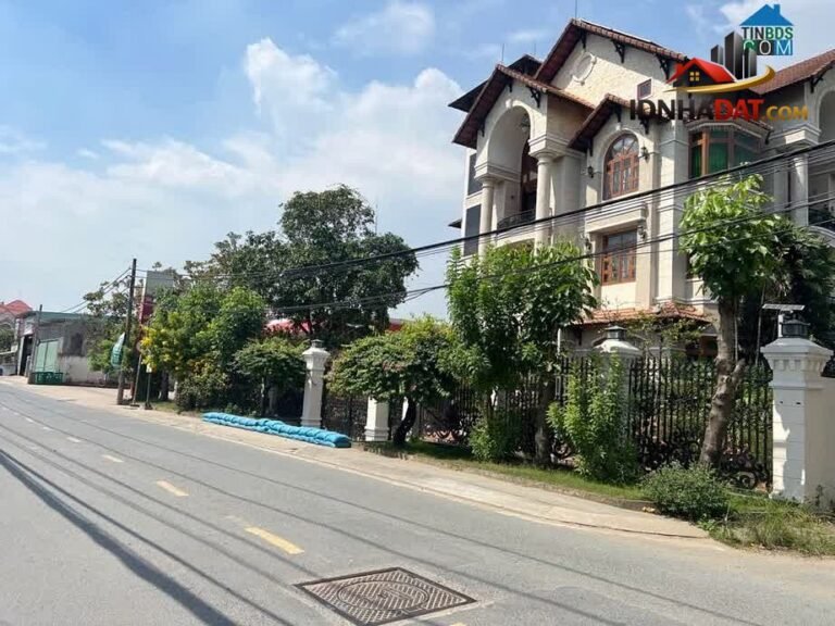 Bán nhà riêng 600m2 tại Quận 12, Hồ Chí Minh, giá chỉ 1 triệu, cơ hội vàng cho nhà đầu tư.