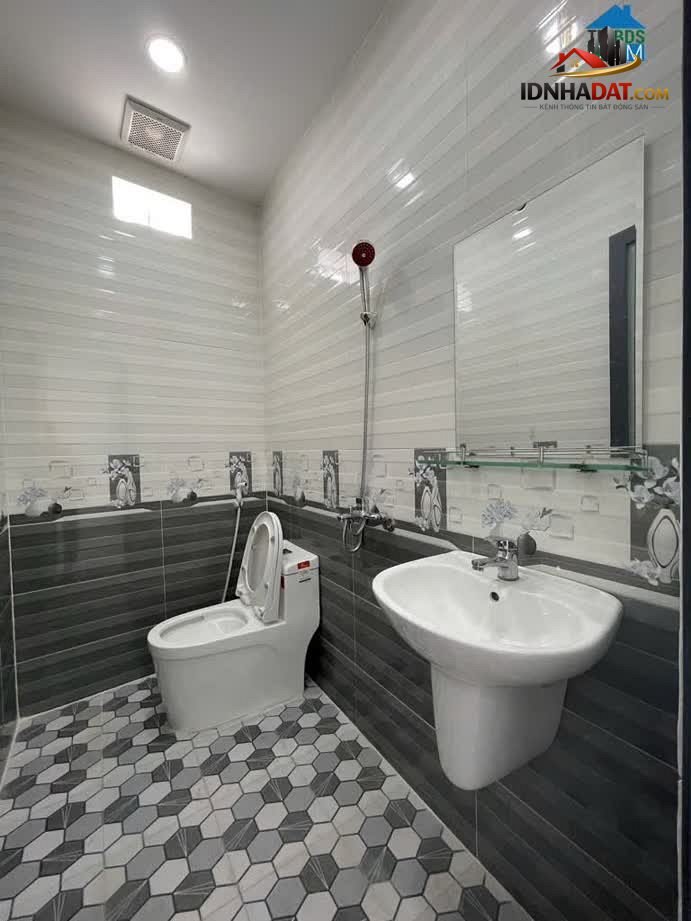 Sở hữu ngay nhà mặt phố mới tuyệt đẹp 85m² tại Bình Tân, giá cực sốc chỉ 13.5 tỷ!