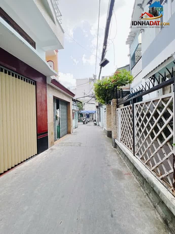 Sở hữu ngay nhà riêng 2 mặt tiền tại Quận 4, diện tích 58m2, giá chỉ 6.09 tỷ!
