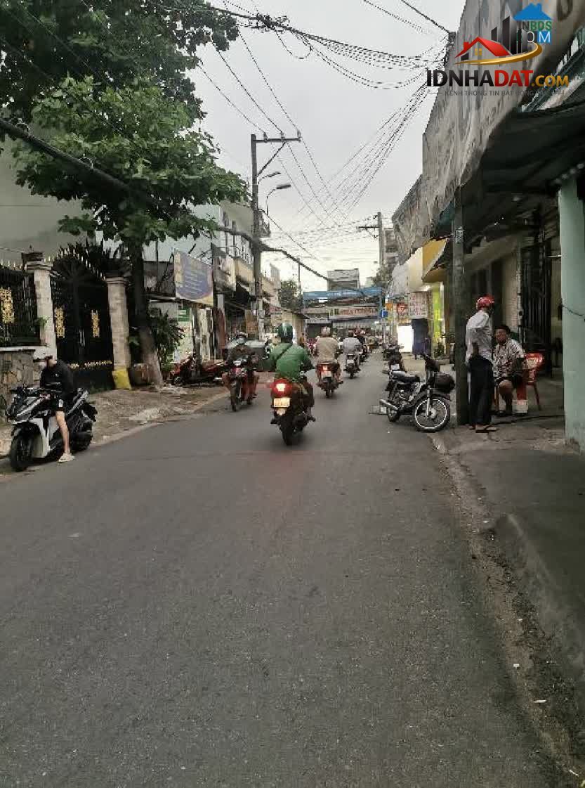 Ảnh 3. Quận Bình Tân, Sổ Vuông, Nở Hậu, Cách Hẻm Xe Hơi 10m, 0