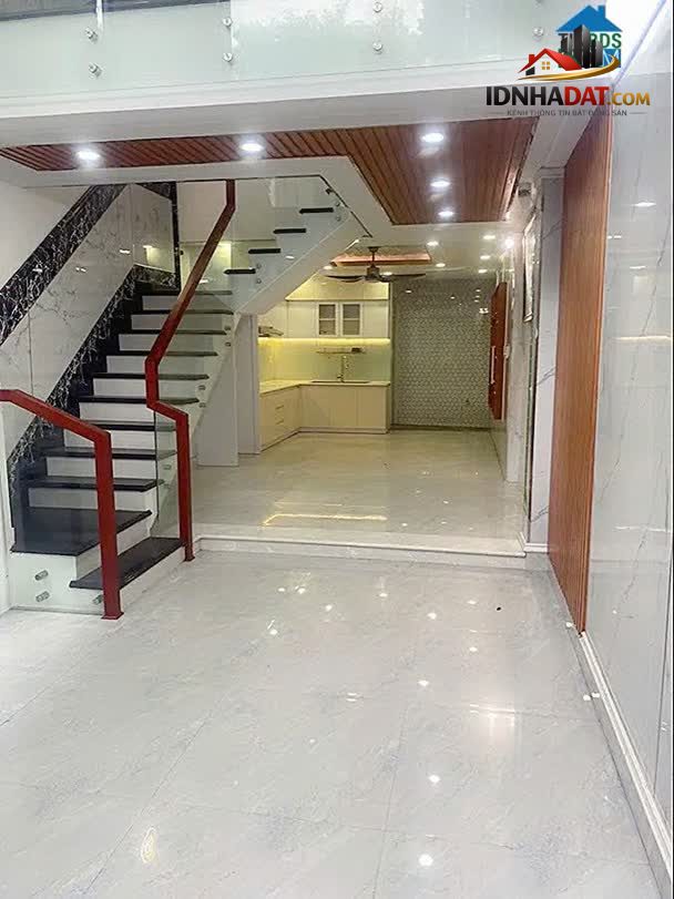 Ảnh 5 tầng, ngang rộng 4.7m, nhà ĐẸP ở ngay, 2 phút ra nhà ga T3 Tân Sơn Nhất, nhỉnh 7 tỉ 0